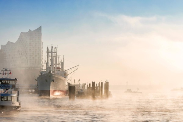 Elbphilmarmonie im Nebel Hamburg Bild auf Leinwand Aludibond Acrylglas