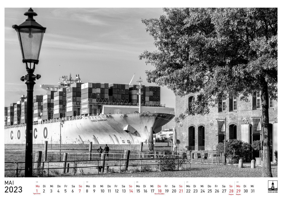 Hamburg-Foto-Kalender-2023-SW-michel-und-elbe_05