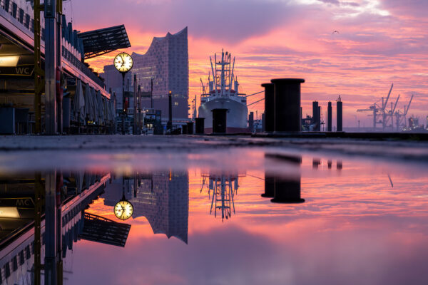Frühmorgens an den Landungsbrücken